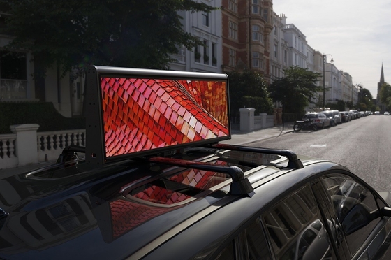 Pantalla al aire libre de la publicidad del top del coche de la pantalla LED IP65 del tejado del taxi de SMD P2
