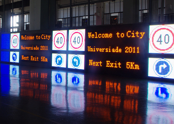 la autopista VMS de 12V 24V DC firma la exhibición a todo color al aire libre del tráfico del LED