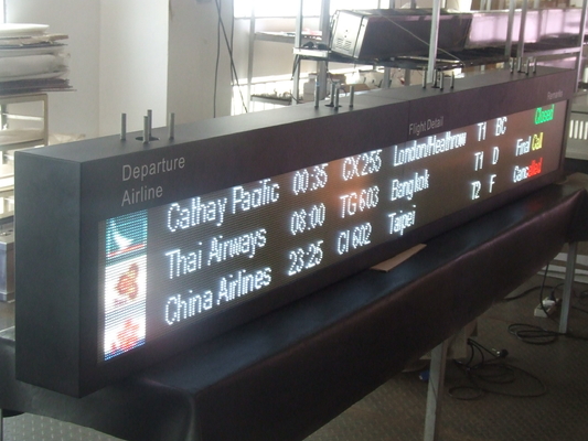 pantalla LED a todo color de 1200*1200m m para la información del vuelo del aeropuerto