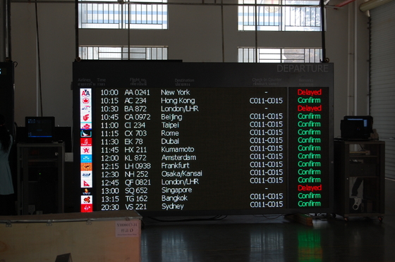 Terminal del tablero de la navegación de la tablilla de anuncios del vuelo del aeropuerto de P10mm LED