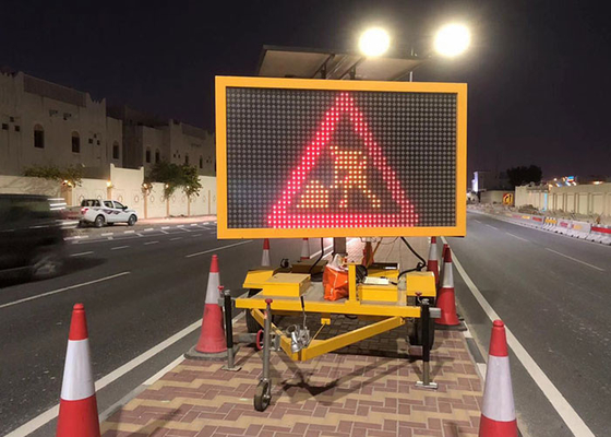 Dirección de la precaución de la calle de VMS de las señales de peligro del tráfico de P20 960*960m m LED