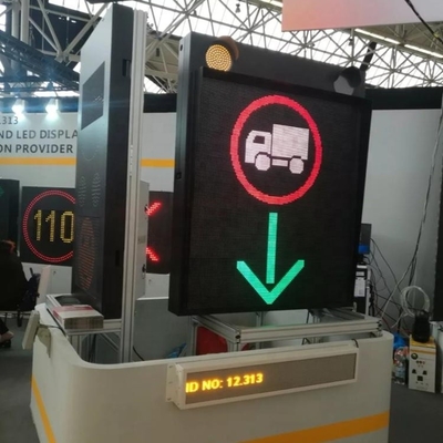 Dirección de la precaución de la calle de VMS de las señales de peligro del tráfico de P20 960*960m m LED