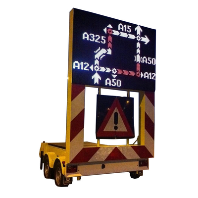 Cartelera móvil de la pantalla LED del remolque de IP56 P10 para la seguridad en carretera del tráfico