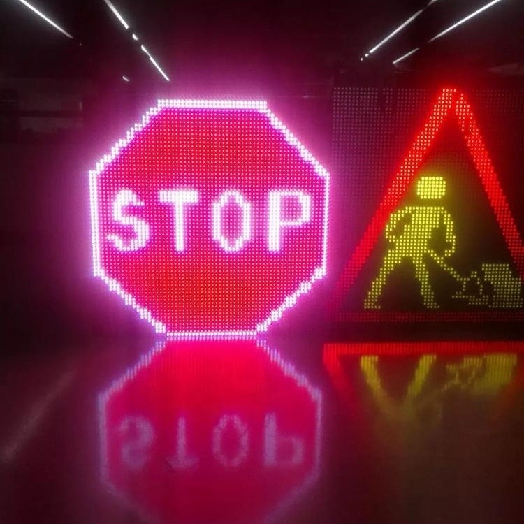 Las muestras a todo color de VMS de la autopista de 16m m trafican la exhibición de mensaje de la seguridad